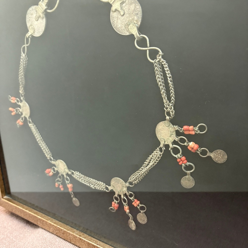 Berber N‎ African Silver Coin Necklace Coral Beads Coins Dated 1902–1903 Framed - Picture 4 of 16